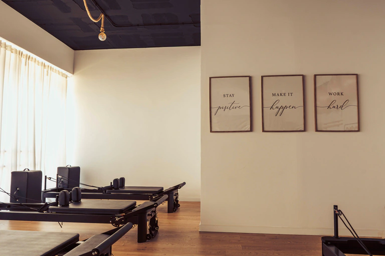 Sala de Pilates Reformer — KOAX Studio